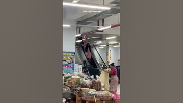 LUCU !!! EMAK-EMAK TURUN MENGGUNAKAN ESKALATOR UDAH SATU JAM GAK NYAMPAI-NYAMPAI
