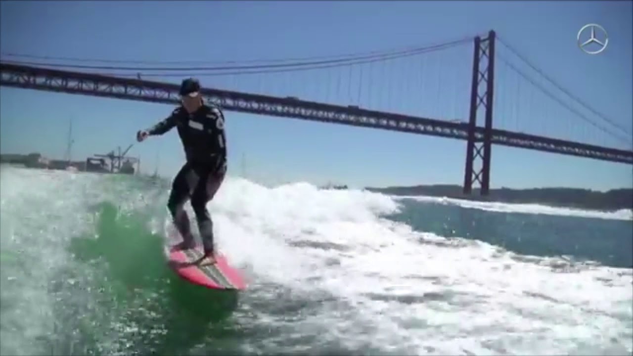 McNamara surfa onda no Tejo das Docas a Belém!