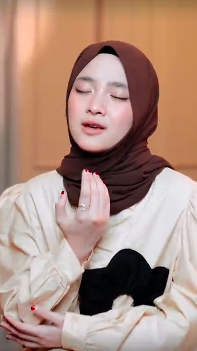 Download lagu SHOLATULLAHI MALAHAT KAWAKIB - NISSA SABYAN#sholawat #sholawatnabi #trending #shorts #short #solawat