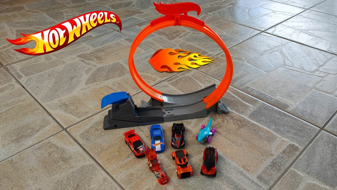 HOT WHEELS NA PAREDE!! Pista LOOP de Carros da HotWheels com RAFA 