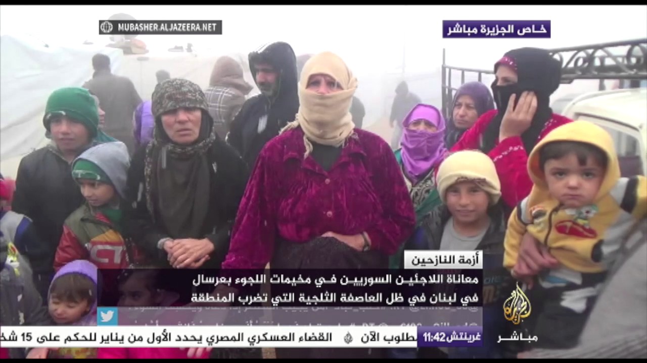 عاصفة ثلجية تزيد من معاناة اللاجئين بمخيم عرسال في لبنان