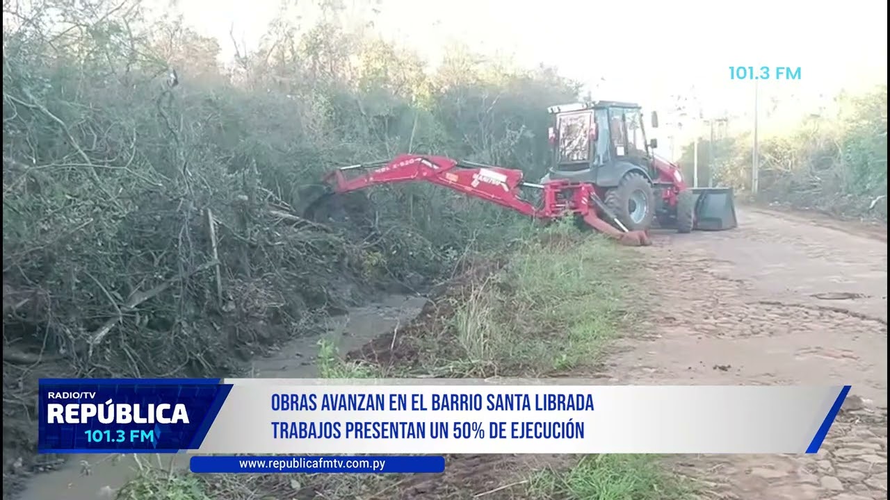 DOS MAQUINARIAS EJECUTAN LABORES DE DESPEJELOS TRABAJOS CONTINUARÁN HASTA LA PRÓXIMA SEMANA