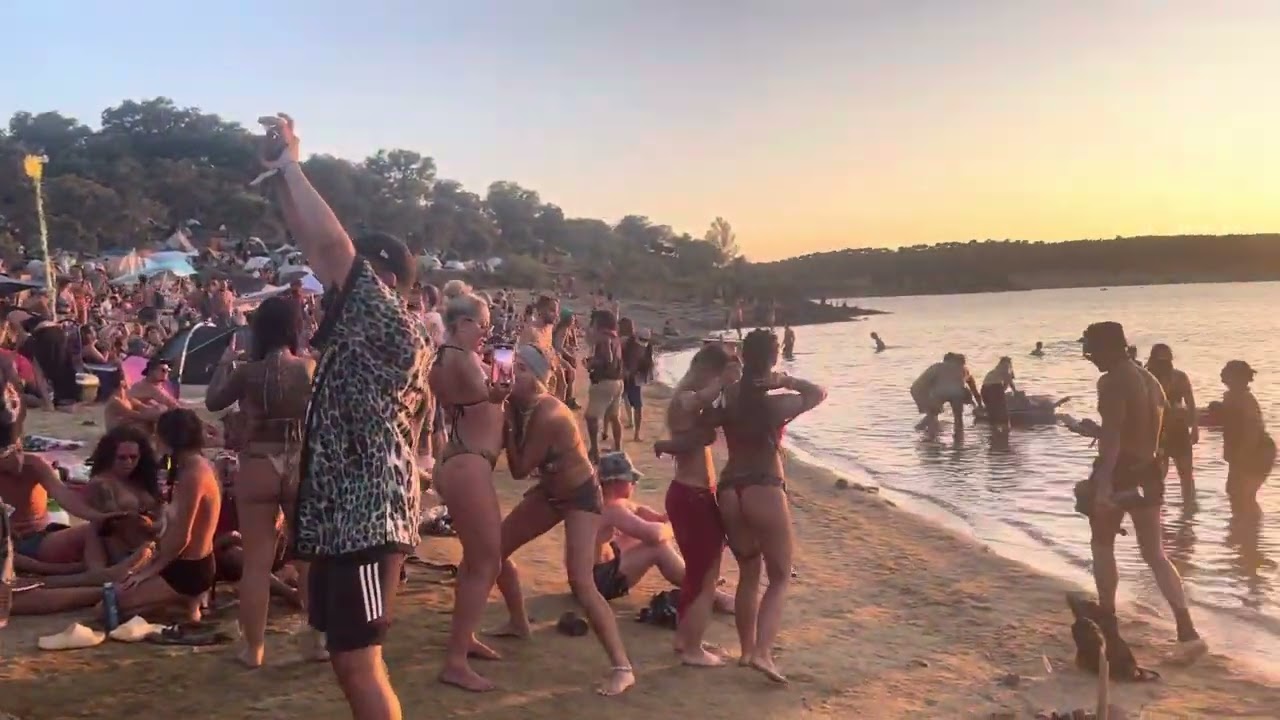 Funky beach boom 2023