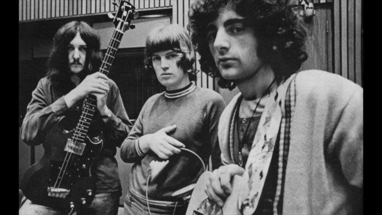 Андромеда групп. Andromeda 1969 andromeda. Английские группа ансамбль 1969г. Андромеда групп. Бека валентайн андромеда.