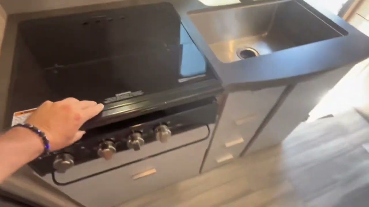 Used 2021 Winnebago Industries Towables Micro Minnie 1808FBS