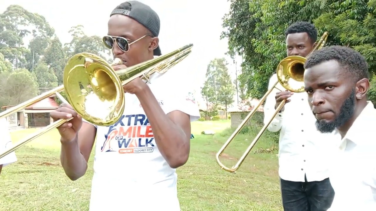 Chorus medley-Niko chini ya mwamba entertainment session