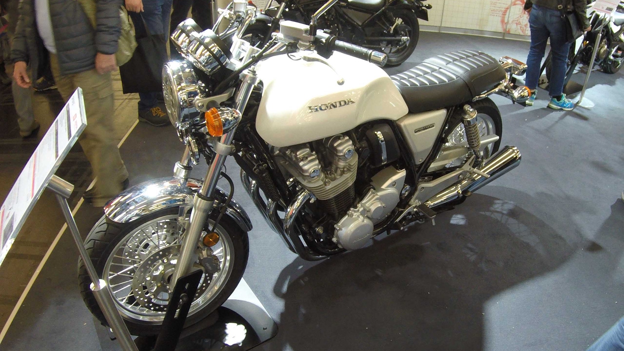 HONDA CB 1100 EX BIKE MODEL 2017 WHITE COLOUR WALKAROUND - YouTube