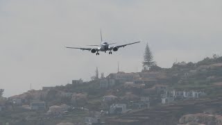 Ryanair Excellent Crosswind Landing in Madeira Airport