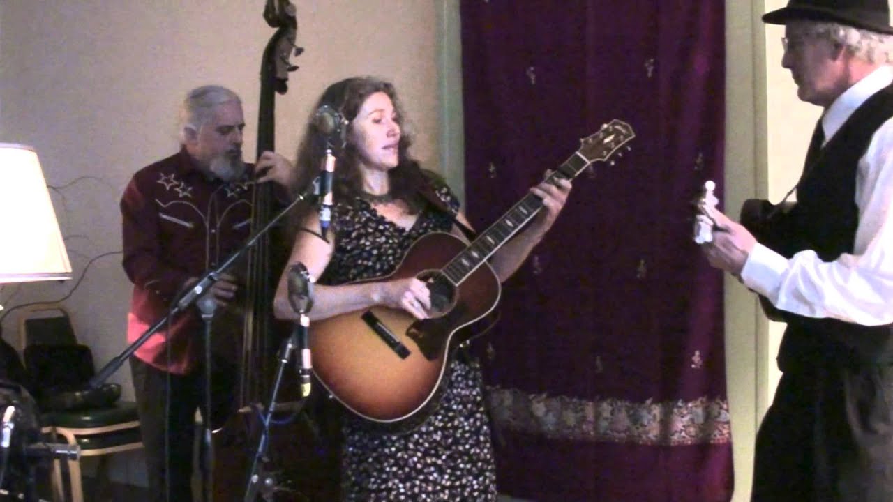 Lauren Sheehan at the Old Time Gathering in Portland playing Drunk Man's Blues