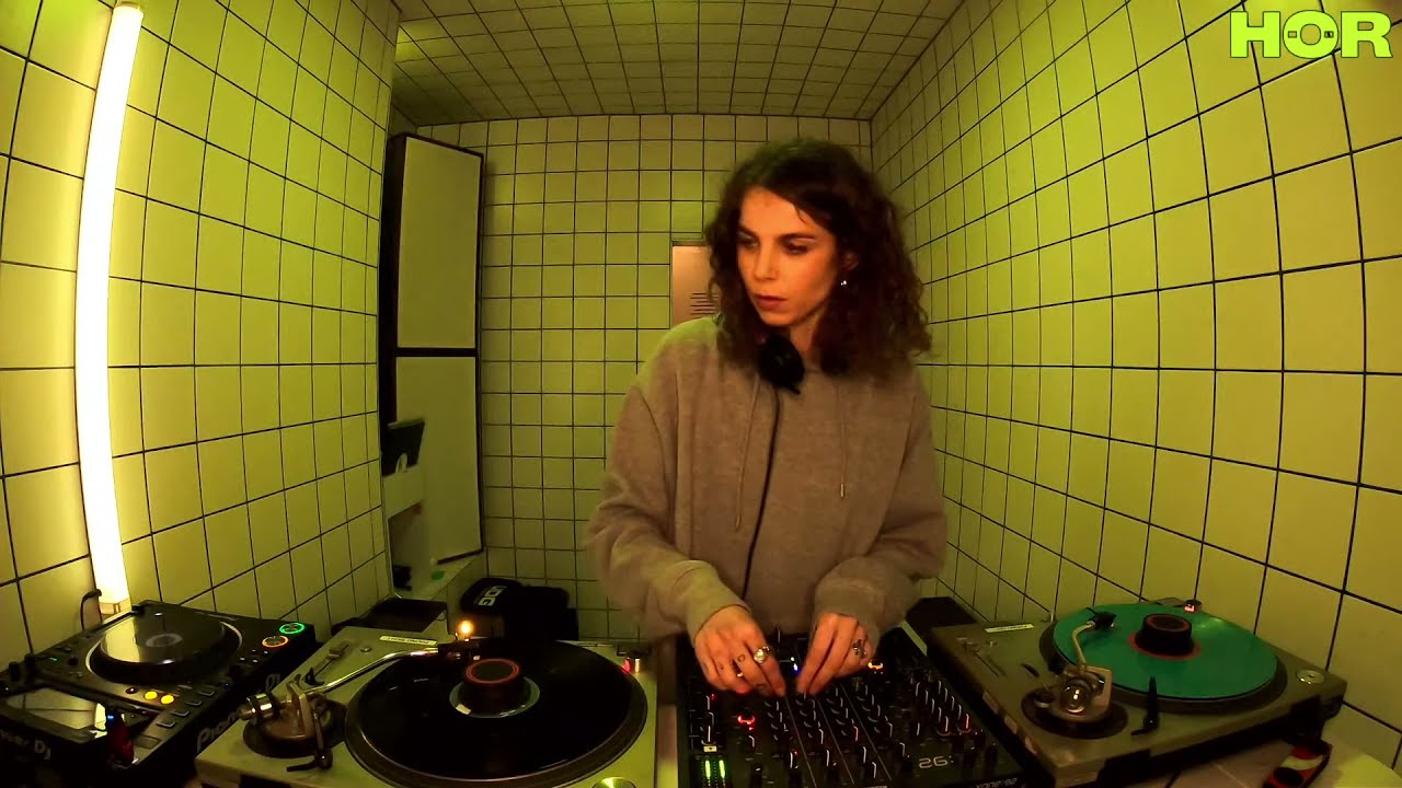 Nathalie Seres | HÖR - Feb 14 / 2022