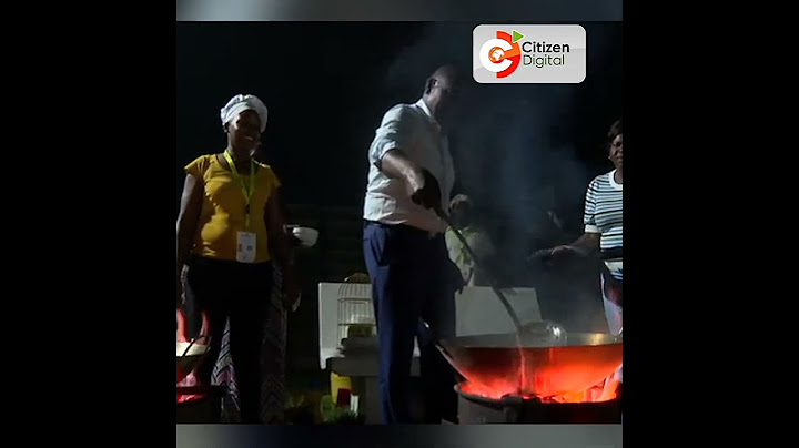 President Ruto fries fish at Homa bay beach