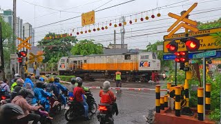 10 Perlintasan Kereta Api | 7 Palang Baru | 3 Palang Lama