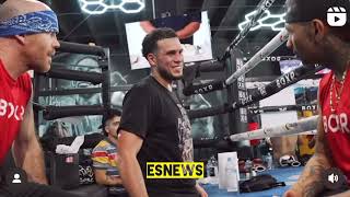 Mexican Monster David Benavidez in camp letting hands go is at BOXR gym