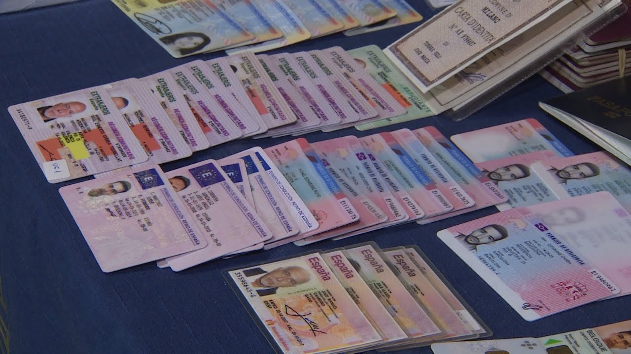 Desmantelan un laboratorio de falsificación documental en Madrid