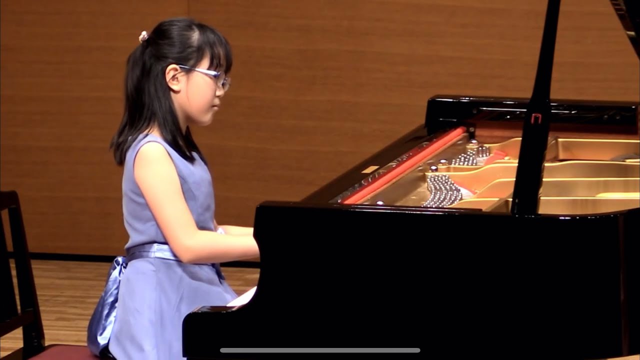 大幅最終値下げ　BeBe 女の子  ピアノ発表会 サラちゃんのピアノ】サラ初めての発表会!!2018/大きな古時計 他