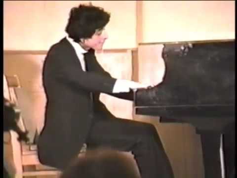 Konstantin Lifschitz plays Liszt la campanella