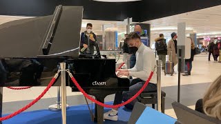 Ludovico Einaudi - Divenire,  by David’s Piano, on a Public Piano at Rome Airport 2022