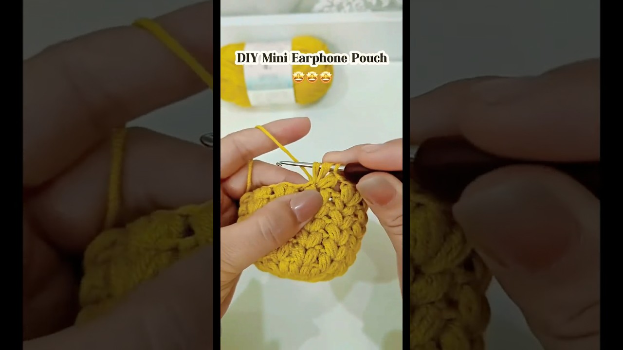 👀How to Crochet a Mini Earphone Pouch💕