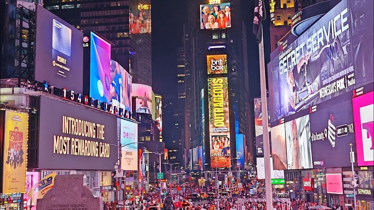 Большое путешествие по США. Гуляем по Ночной Times Square, NewYork. Магазин M&M'S и Hershey's.