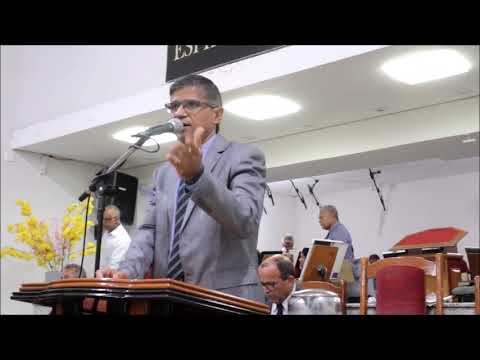 Presbítero Laudeir justifica a falta de mais uma homenagem programada para o Silas.