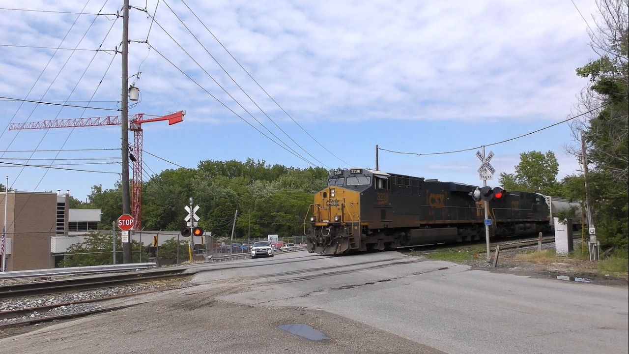 CSX M641 (CSXT 3238, CSXT 444) at Wabash Avenue in Lafayette, Indiana ...