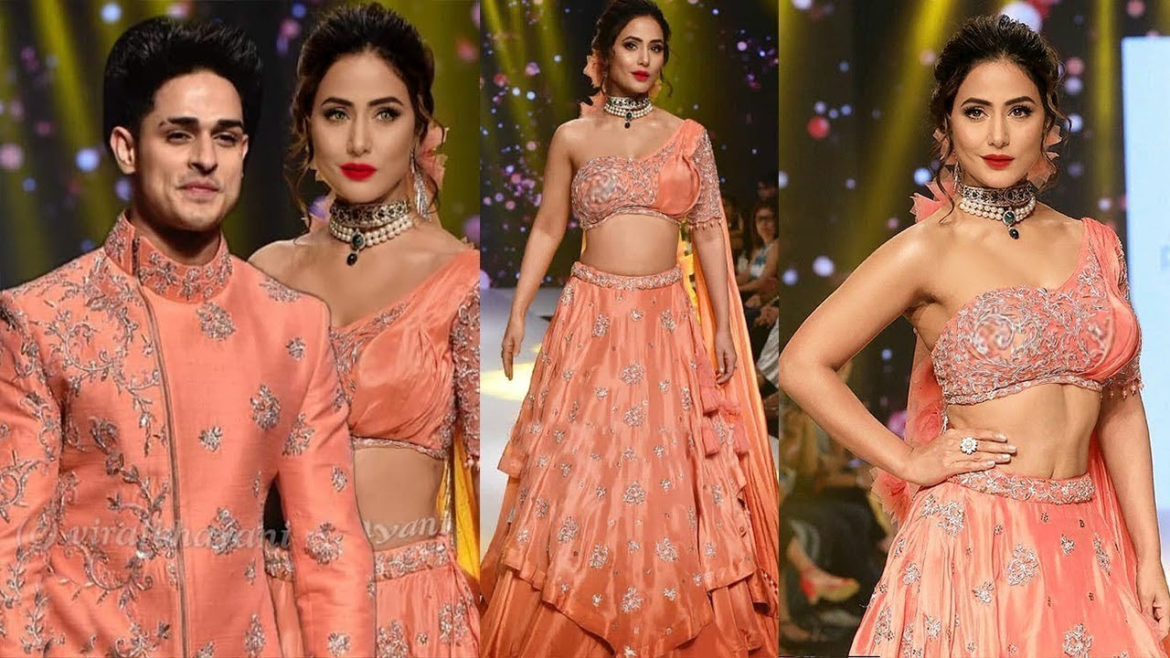Hina Khan Looks Gorgeous Walking the Ramp with BOYFRIEND Priyank Sharma at Bombay Times Fashion week
