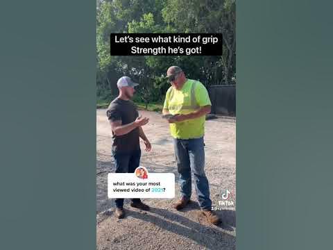 Taller man's INCREDIBLE grip strength! 💪🏻 
