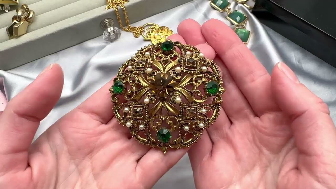 21.РАСПАКОВКА Винтажной бижутерии Joan Rivers, Florenza, Trifari, и др.