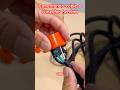 Conectando cable a conector hembra #ConexiónEléctrica#CableadoSeguro#ConectorHembra