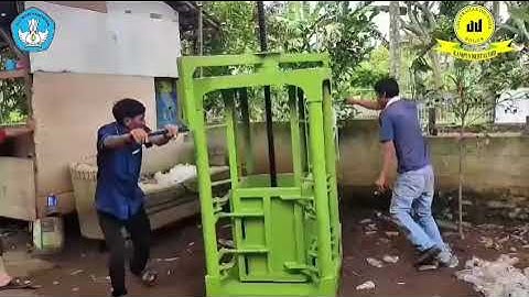 Implementasi techno-ecopreneurship daur ulang limbah mendorong keberlanjutan UMKM di Bogor Selatan.