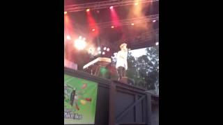 Conor Maynard- Turn Around live