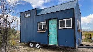 ♡Light Bright Tiny Home Has Beautiful Everything with Loads of Storage