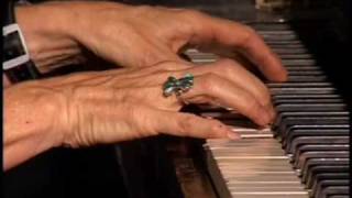 Eliza Gilkyson "Beautiful World" (concert video 3/4) chords