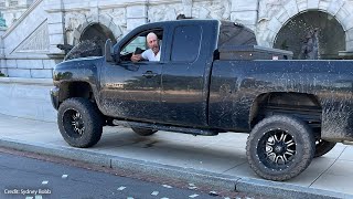 Man surrenders after claiming to have bomb near U.S. Capitol