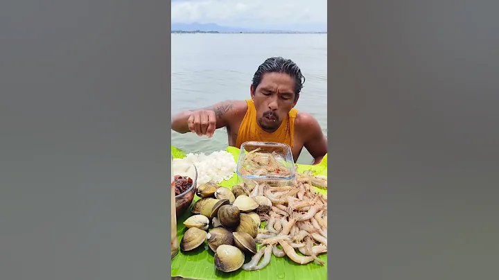 FRESHEST SEAFOOD FEAST at SEA! 🚤🦀 Boiled Crabs, Prawns & Shrimps with Rice (Catch & Cook on Boat!)