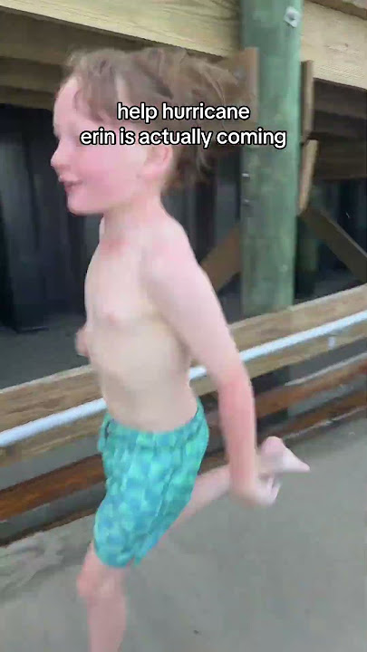 lol im out #fyp #viral #hurricaneerin#beach
