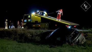 Auto slaat over de kop en beland in sloot Grintweg Rosmalen