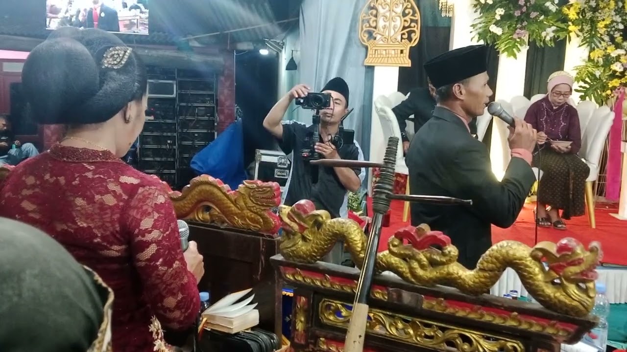 MANIS  pl. Br.. Versi NGUDI LARAS BANYUNING