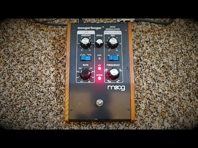 Moog Moogerfooger MF-102 Ring Modulator - YouTube
