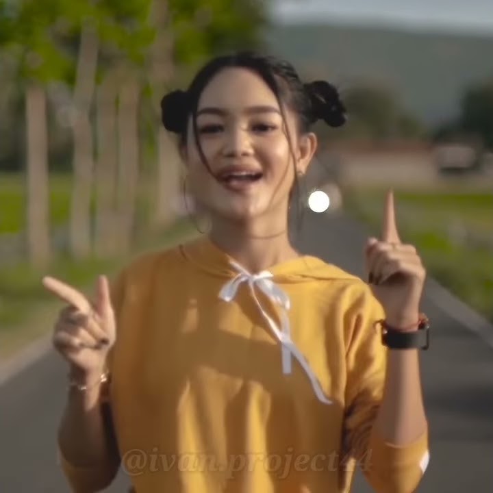 Story wa viral (720p 60fps) rasanyaku sedang melayang mungkin akan terbang