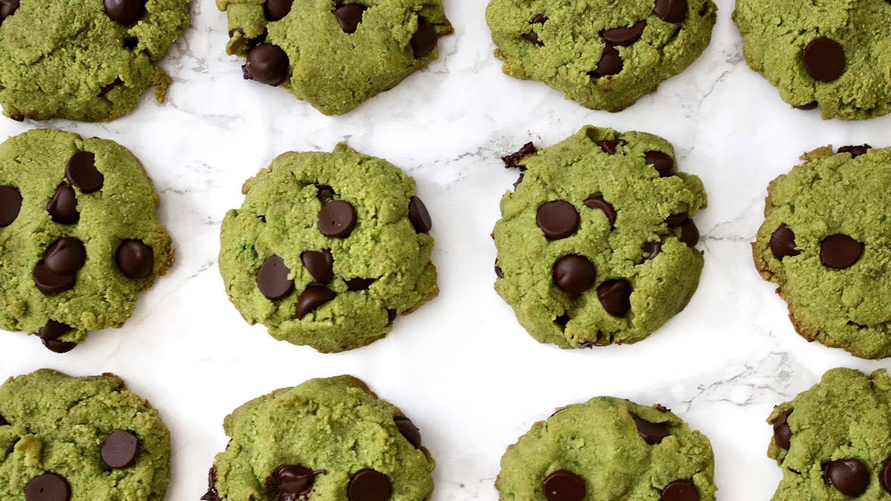 How To Make Gluten-Free Chocolate Chip Cookies With Almond Flour + Matcha | Rachael Ray Show