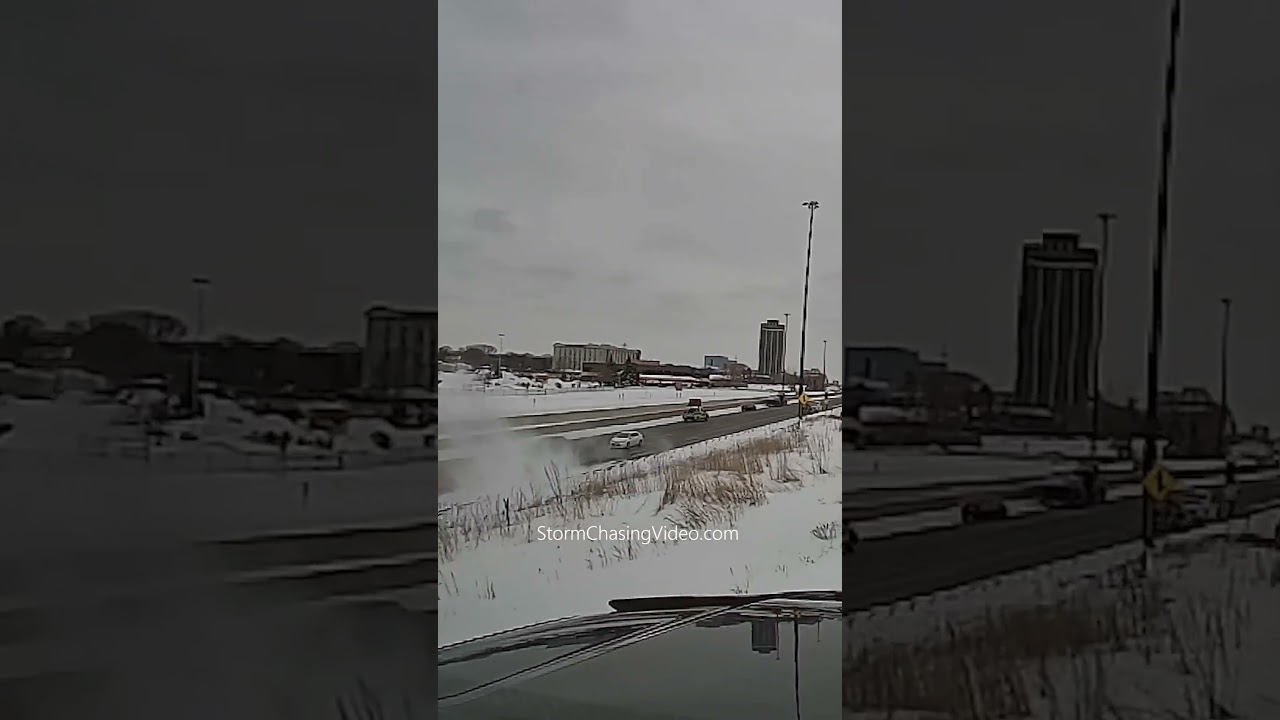 Car crashes in #TwinCities #Winterstorm and then drives off on 494 #mnwx - 2/23/2023