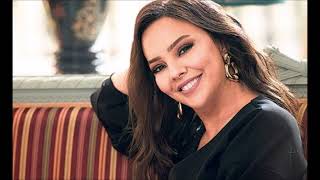 ابرو جونديش - لدي مسائل عديدة معك (أغنية تركية مترجمة) Ebru Gündeş - Seninle Çok Işım Var Resimi