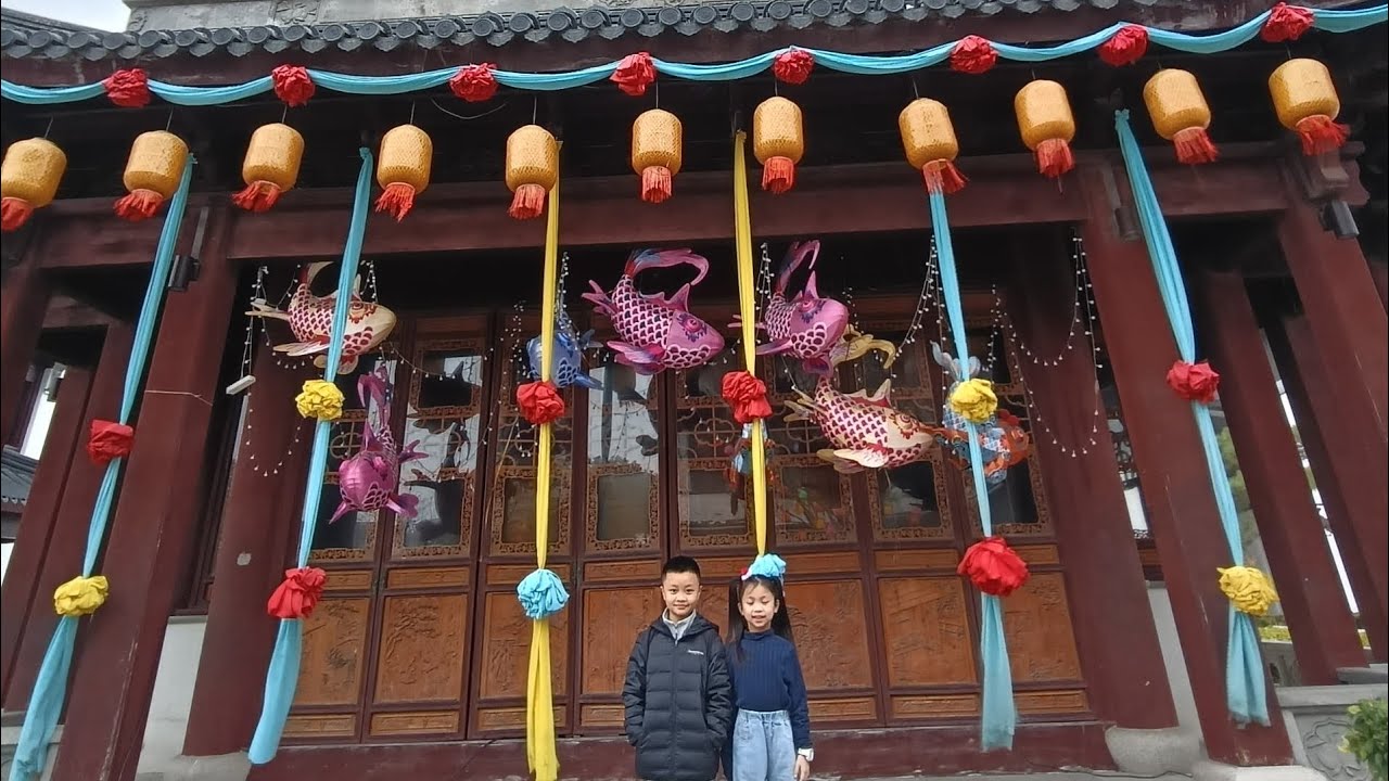 兄妹俩㊗️大家🧧新年快乐🧧恭喜发财🧧福气马上来🧧马年行好运🧧