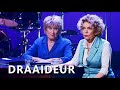 Brigitte Kaandorp - Draaideur (Gedeelde Smart, 2022)