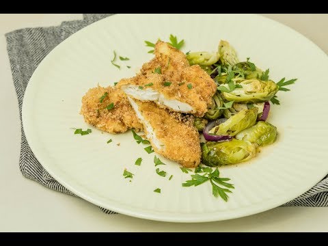 ไก่ทอดกับกะหล่ำดาวซอสศรีราชา Breaded Chicken Cutlets with Sriracha Brussel Sprouts