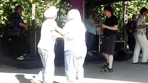 Kimberly Pyles with The Facemyer Band singing "Som...