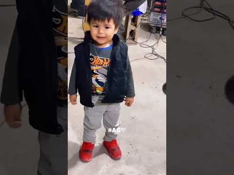 El músico más pequeño del mundo Armando González Bebé, solo 2 años de edad de la Dinastía González.