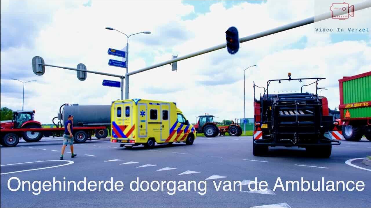 Boeren blokkade bij Giessenburg (Actie : Knoop in je zakdoek) - YouTube