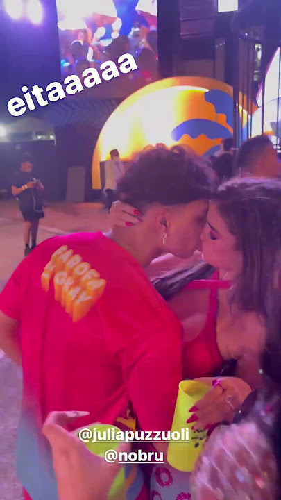 NOBRU E JULIA PUZZUOLI BEIJANDO NA FAROFA DA GKAY #SHORTS